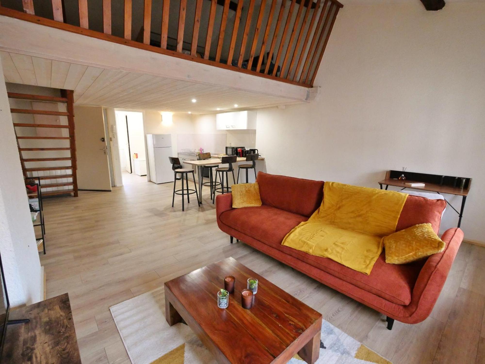 Avec Mezzanine Idealement Situe A Appartement